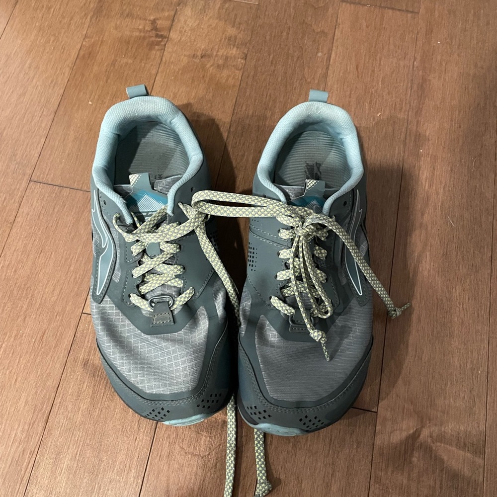 EUC Altra Lone Peak trail running shoes
